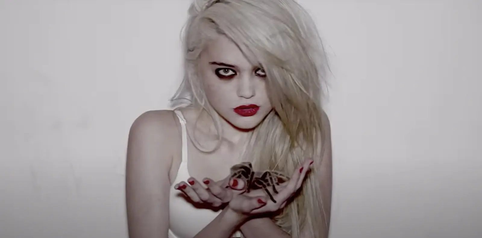 Réserver vos Billets pour Sky Ferreira au Cabaret Sauvage de Paris le 2 avril 2024